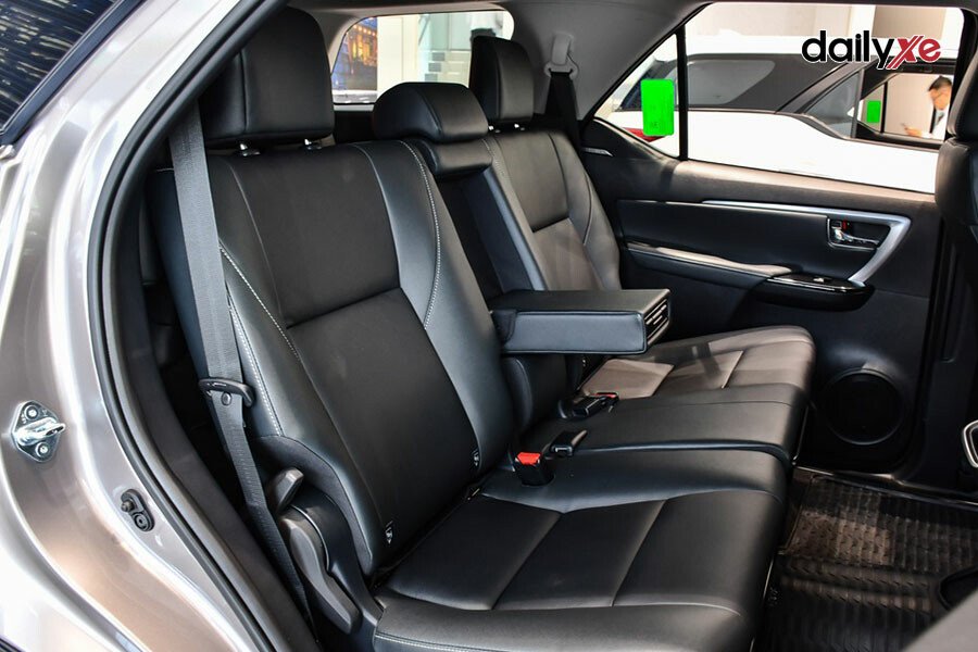 Toyota Fortuner Legender 2.8AT 4x4 - Hình 16