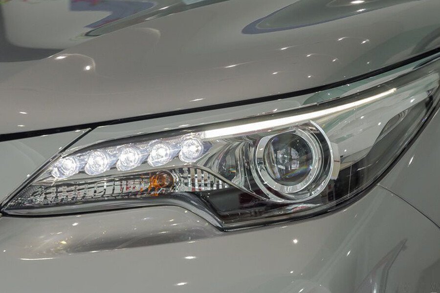 Toyota Fortuner TRD 2.7 AT 4x2 - Hình 3