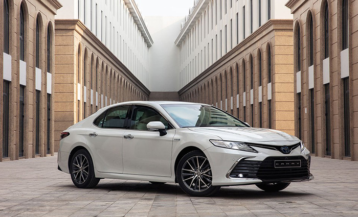 Góc trước Camry 2.5HV
