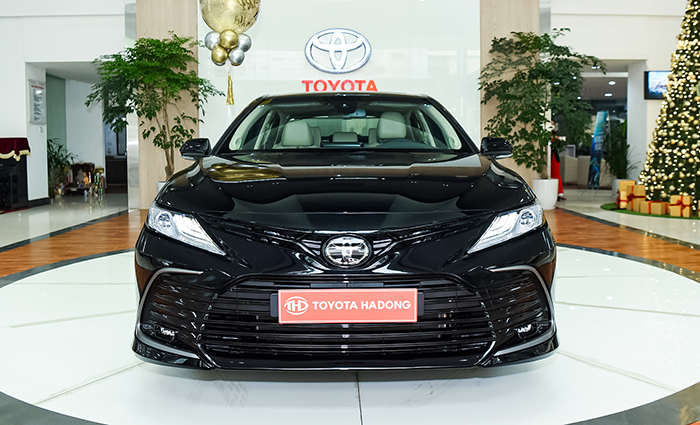 Đầu xe Camry 2.0Q