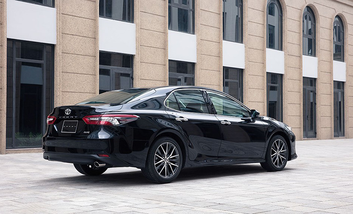 Đuôi xe Camry 2.5Q