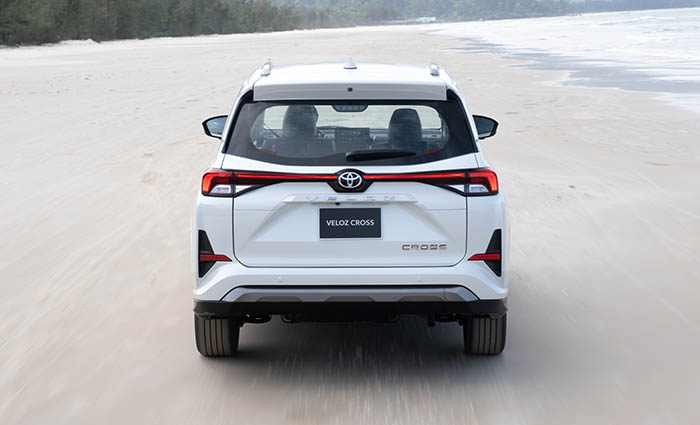 duoi xe toyota cross cvt top