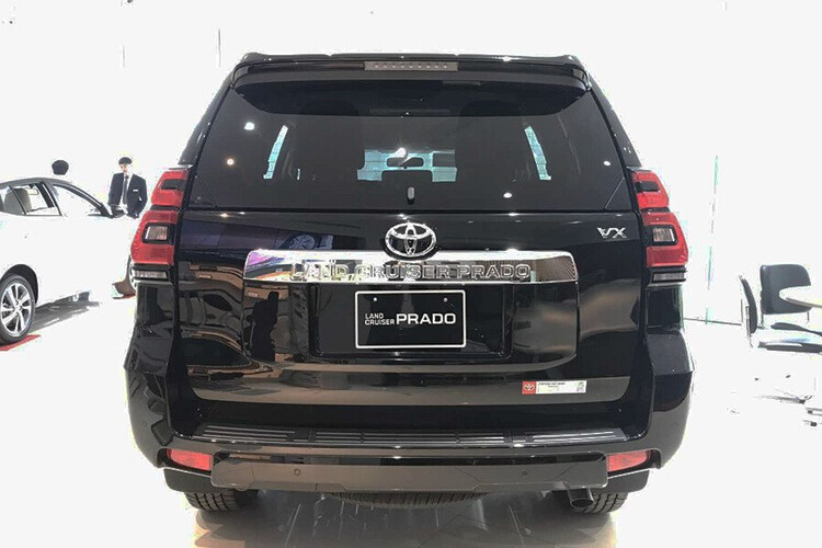 Đuôi xe nổi bật cụm đèn hậu LED