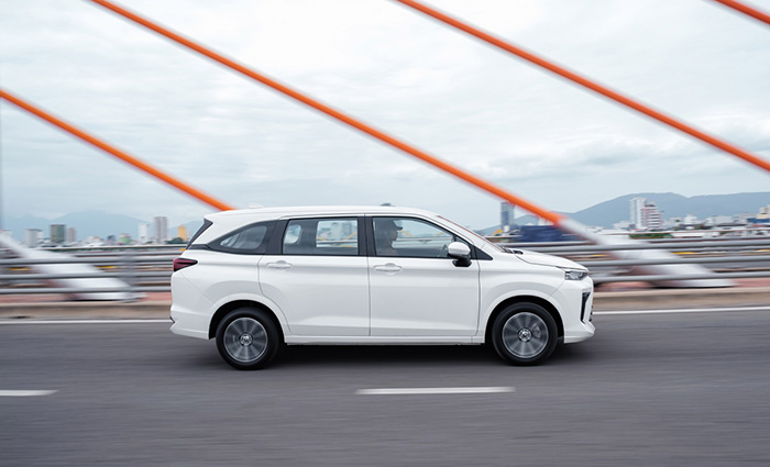 than xe avanza premio cvt